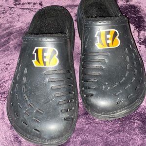 Cincinnati Bengals fur lined clogs